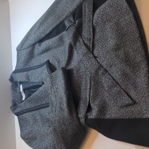 Tahari fall waisted coat